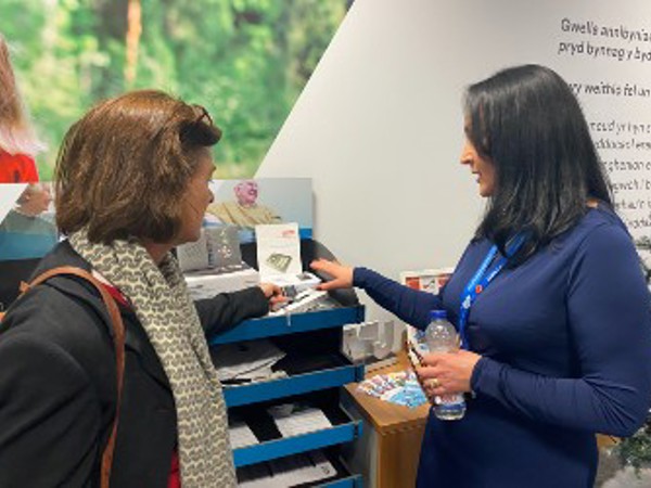 Health Minister Eluned Morgan with Delta Wellbeing Managing Director Samantha Watkins
