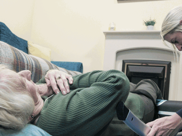 Photo of responder and customer