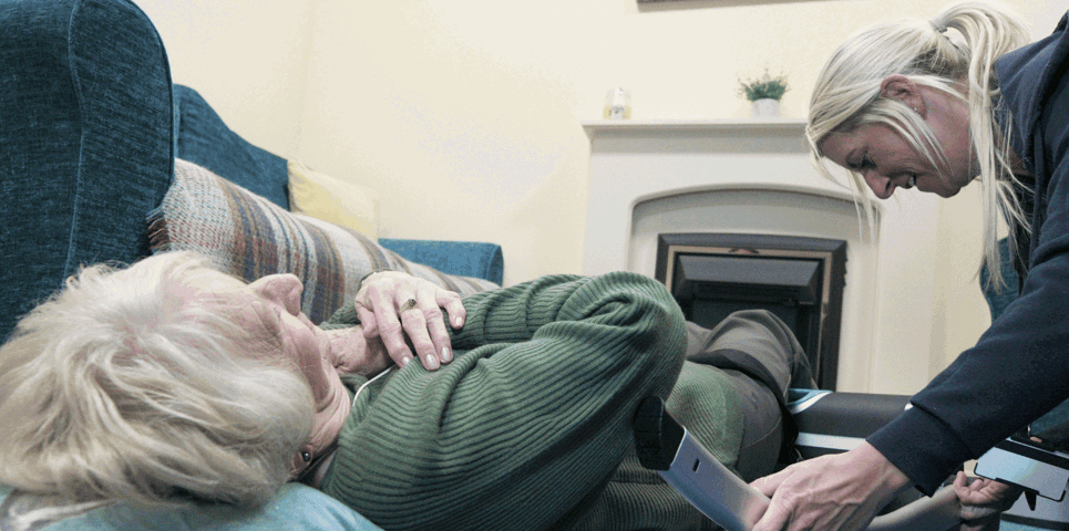 Photo of responder and customer